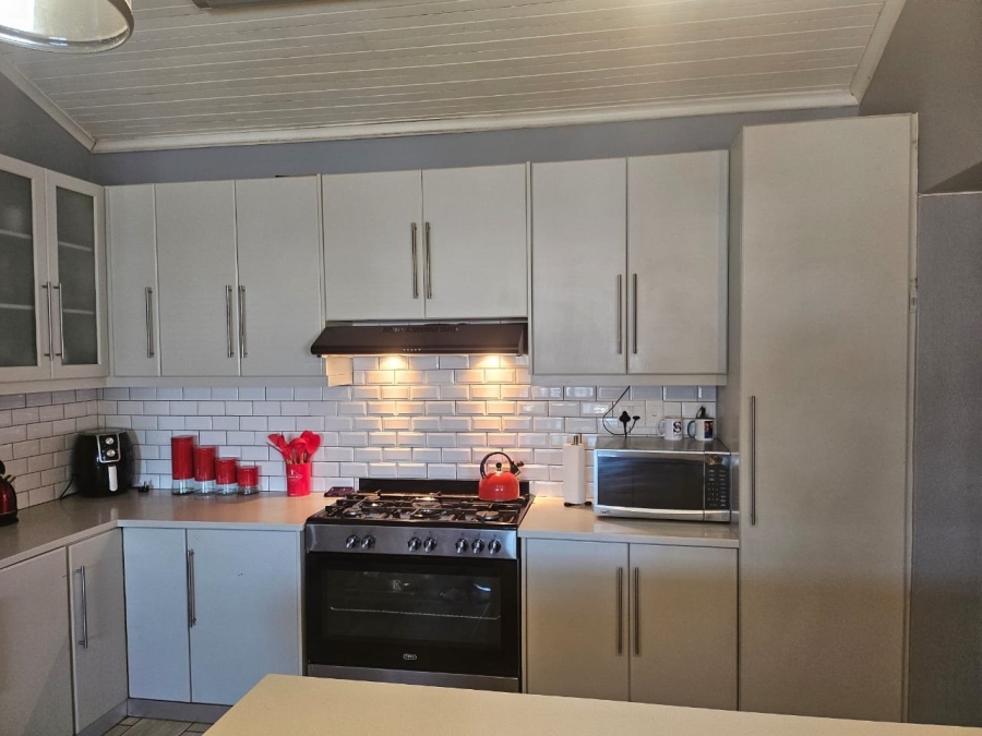 4 Bedroom Property for Sale in Rondevlei Park Western Cape